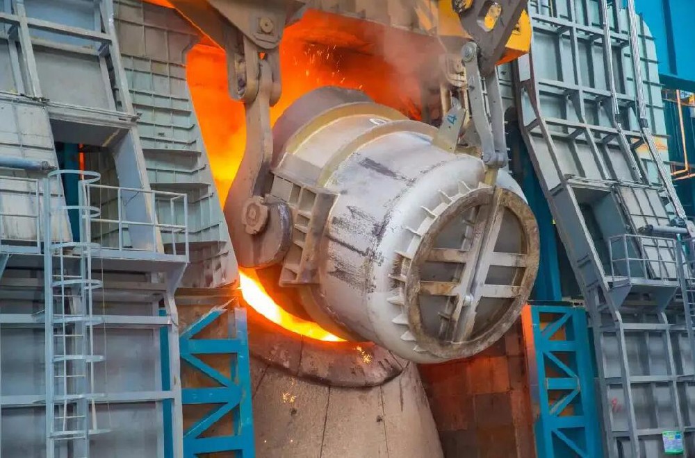 Technical progress of refractory materials for steelmaking converters